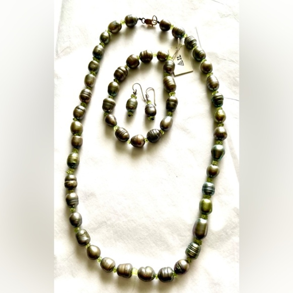 NWT! 11mm Real Pearl 4 Piece Set 20” Necklace Earrings Bracelet Green 925